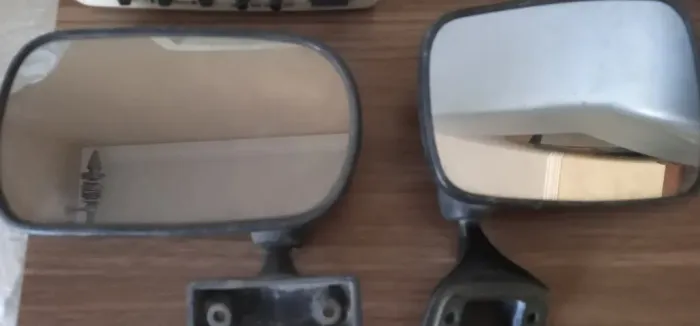 Espelho retrovisor usado para carro