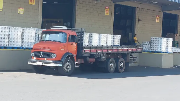 Caminhão Mercedes 1313