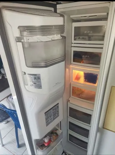 Vendo Side by Side LG 220wats gelando whatsapp * ac proposta