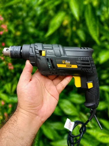 Furadeira de Impacto Black Tools 550w de Potência.