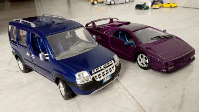 As 2 minis raras 1/24 por 500
