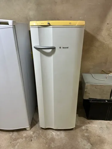 Geladeira Eletrolux 280 litros