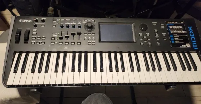 Yamaha MODX6 - Teclado Profissional - Excelente Estado - R$ 8.750