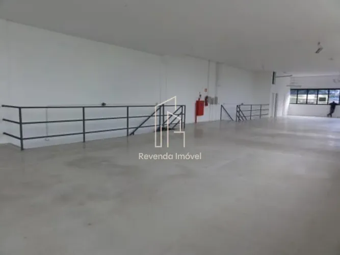 Armazém comercial para locação em Barueri-SP, no bairro Tamboré, com 1.403,00 m² de área d