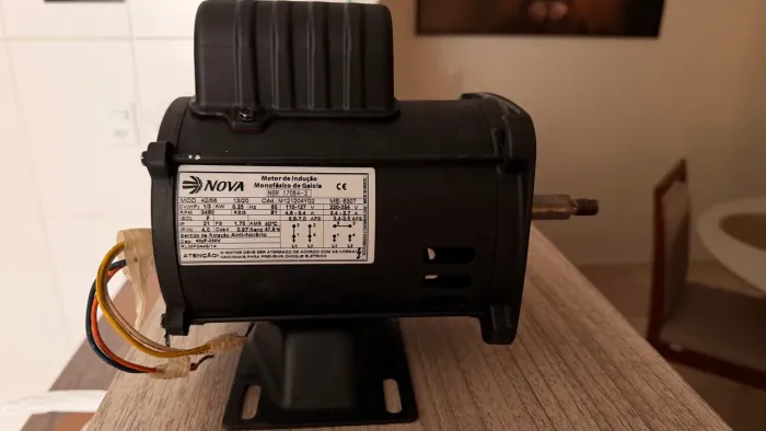Motor Elétrico 1/3cv / 0,25KW 127V/220V Monofásico 3480RPM