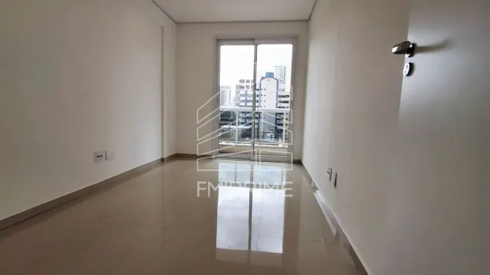 SALA PRONTA DE 37 M2 COM SACADA NA POMPÉIA, PARA VENDA OU LOCAÇÃO.