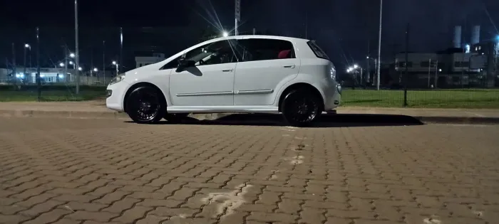 Fiat Punto Sporting 1.8 Flex 8v/16v 5P 2013