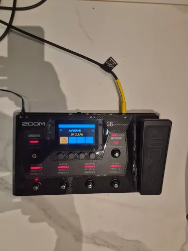 Pedaleira Zoom G6