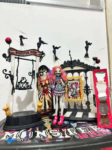 boneca monster high rochelle goyle freak du chic