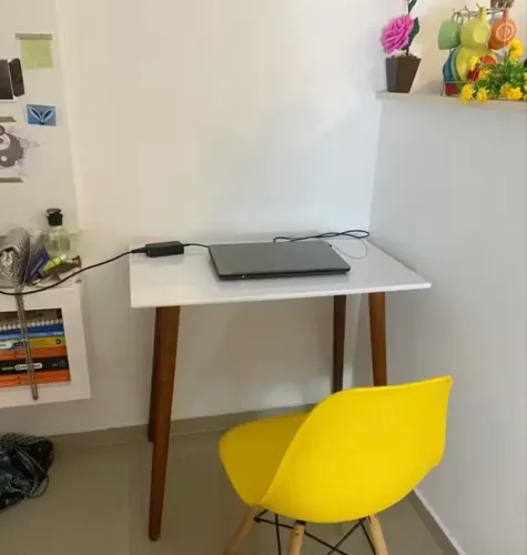Mesa de trabalho/estudos
