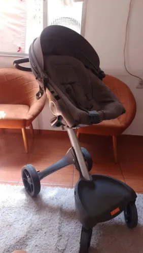 Carrinho de bebê+ bebê conforto stokke