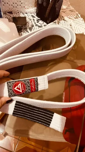 Faixa branca Gracie Barra F2