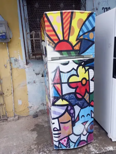 Geladeira Consul Frost Free toda boa.