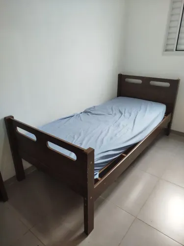 2 camas de solteiro, forma beliche se quiser.
