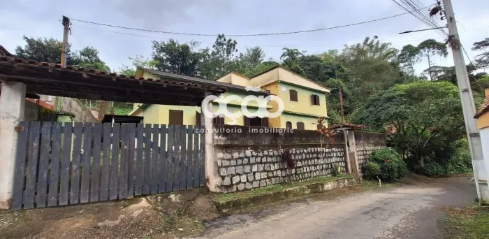 Casa com 2 dormitórios para alugar, 80 m² por R$ 1.980,00/mês - Penedo - Itatiaia/RJ