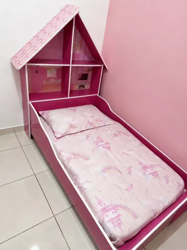 Cama Casinha Infantil Completa com Colchão + Jogo de Cama 3 Peças