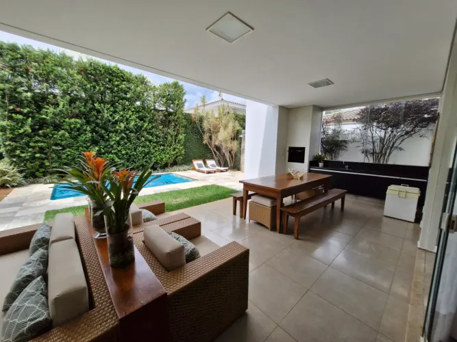 Condomínio Bosque Karaiba, Casa Estilo Sobrado, 3 Suítes, Varanda Gourmet, Piscina Aquecid