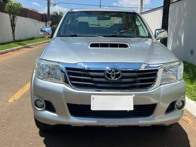 Toyota Hilux CD SR D4-d 4X4 3.0 TDI Dies Aut. 2015