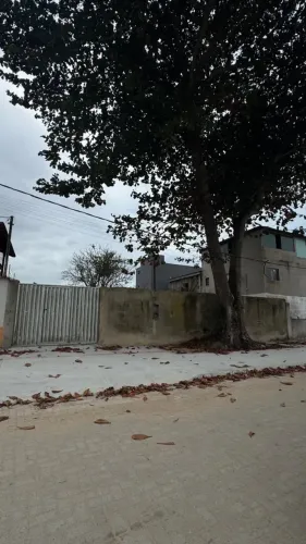 Vende-se terreno com 360 m², localizado na quadra do mar na Ponta da Fruta - Vila Velha -
