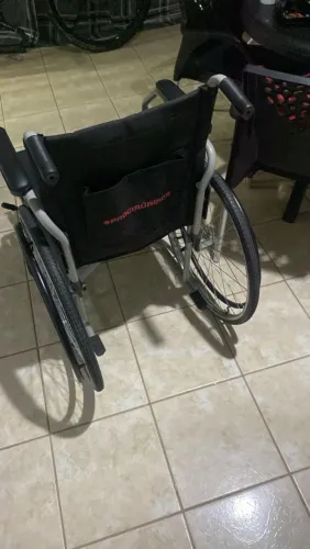 VENDO CADEIRA DE RODAS