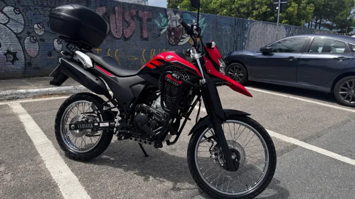 Lander 250 único dono 2 mil km quitada