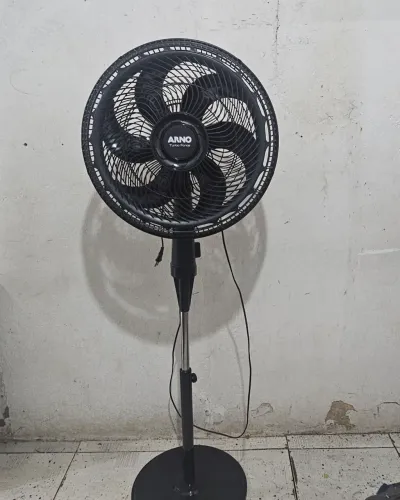 Ventilador de coluna Arno turbo 40 cm semi-novo funcionando perfeitamente
