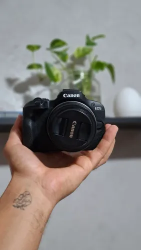 CANON R100