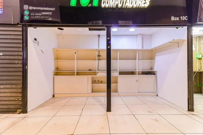 Loja em galeria na Rua Santa Ifigênia, 15 - Loja 10/11 C 7 m²