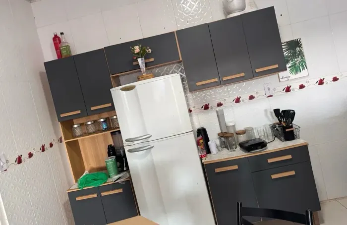 Armario de Cozinha Cinza com Balcao e Aereos