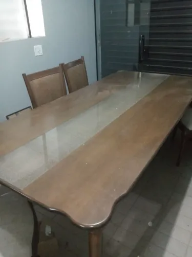 MESA C/ 8 CADEIRAS (DESIGN CLÁSSICO))