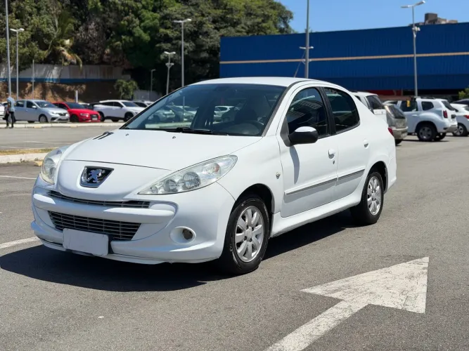 Peugeot 207 Sed. Passion XR Sport 1.4 Flex 8V 4P 2012
