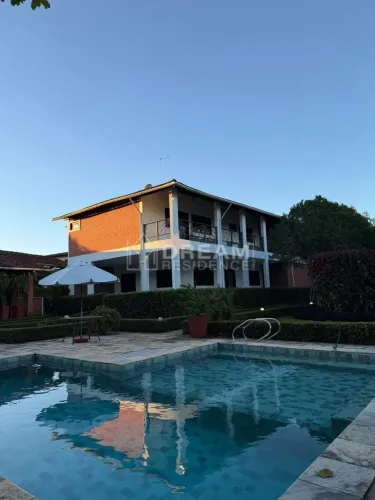 Imóvel para venda possui 800 metros quadrados com 10 quartos em Aldeia dos Camarás - Camar