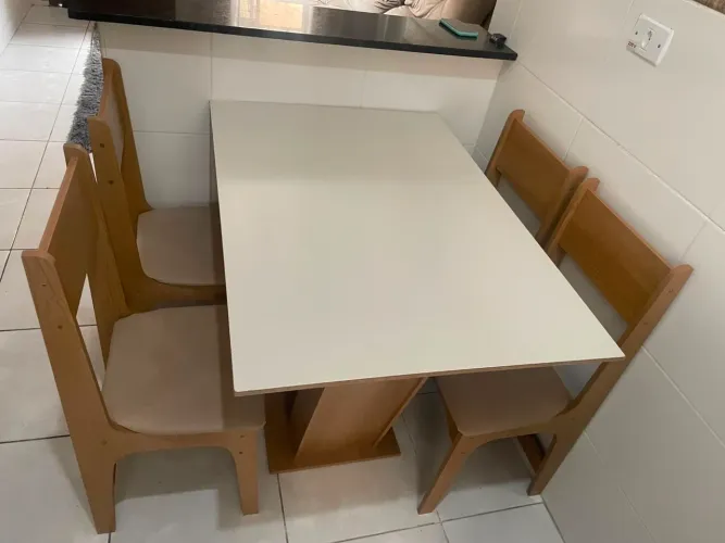 Mesa de Jantar 4 Lugares - Excelente Estado!
