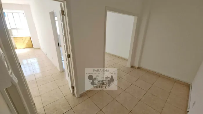 Salas interligadas maravilhosas, espaçosas, a 250m do metrô Carioca!