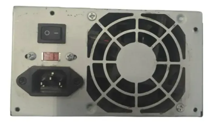 Fonte de alimentação ATX F-NEW CV-205 (205W) não testada (sem garantia) com cabo SATA