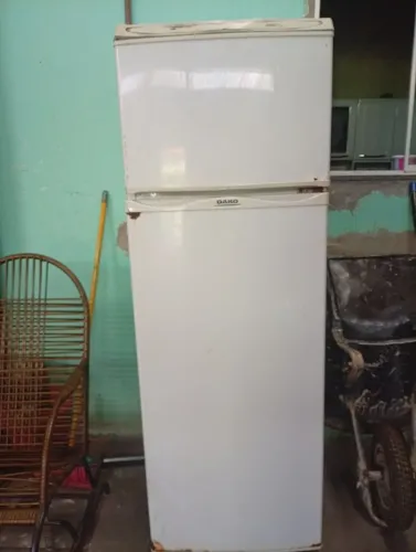 Geladeira com defeito para tira pessa