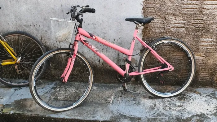 Bike feminina aro 26 nova