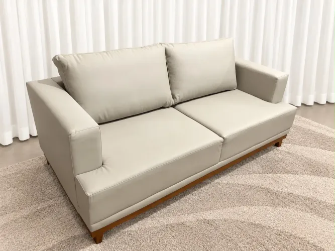 Sofá Martins 3 lugares / 1,95 mt/ Corino bege claro / pronta entrega