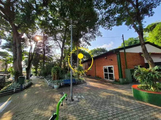 Refugio Raposo Tavares casa com 3 suites em meio a muito verde.