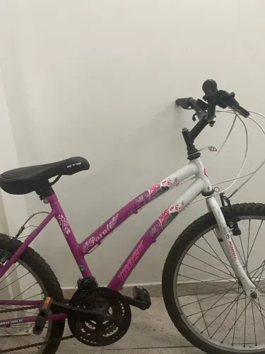 Bicicleta Feminina Branca e Rosa - Aro 21