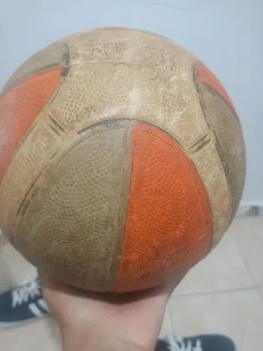 bola de basquete usada