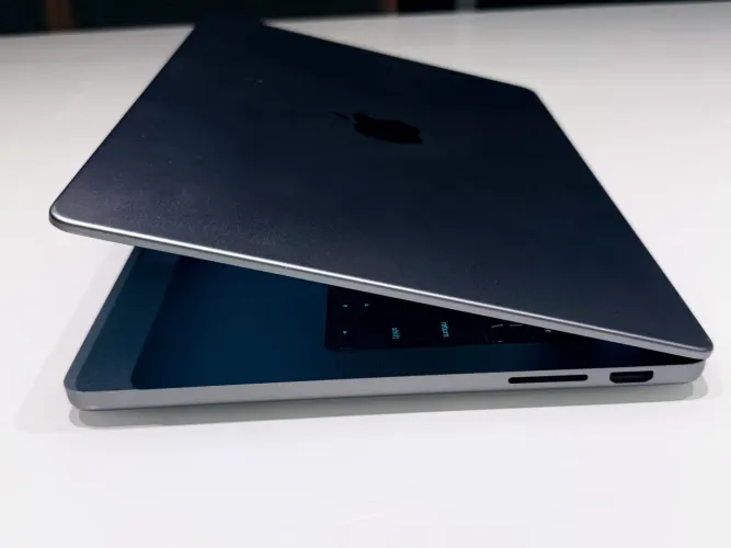 MacBook Pro M3 1 tb