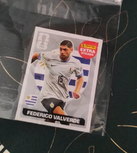 Figurinha Valverde prata