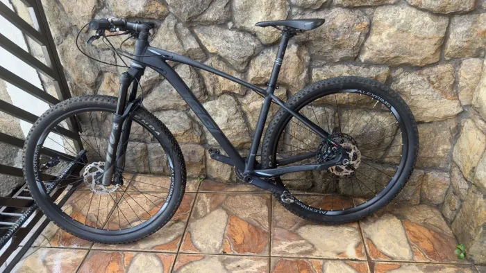 Vendo bicicleta OGGI 7.4 semi nova, toda SLX