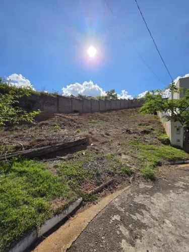 Excelente terreno á venda em condomínio fechado em Poços de Caldas MG.