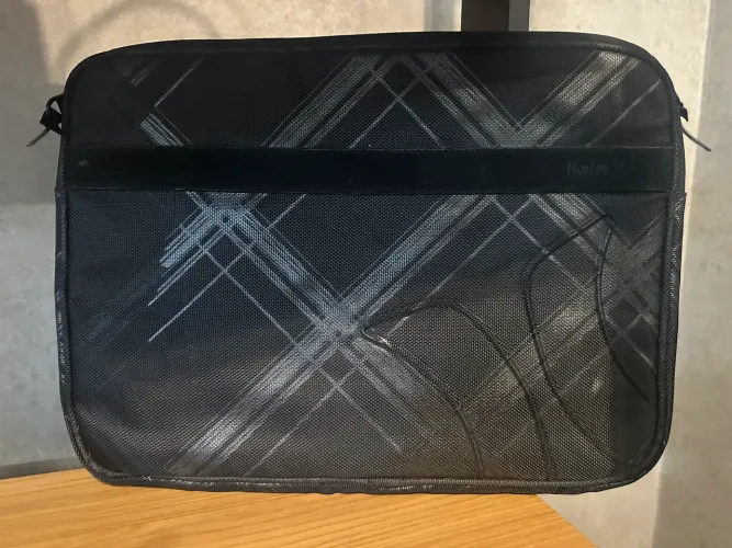 Case capa HURLEY original 13 polegadas preta