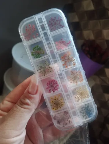 Flores secas nail art 
