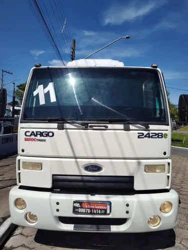 Ford Cargo 2428e 6x2 VIA DUTRA CAMINHÕES CAÇAPAVA -SP