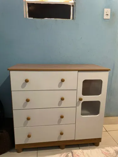 Cômoda 100% MDF. Usada 1 mês. 