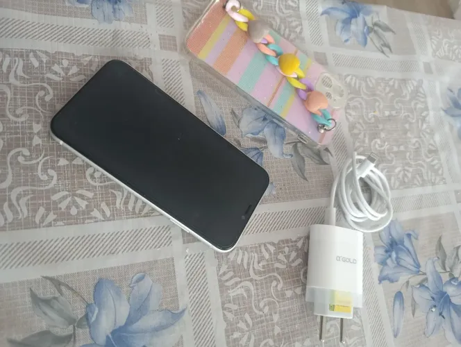 ? iPhone 11 - 128GB / Branco